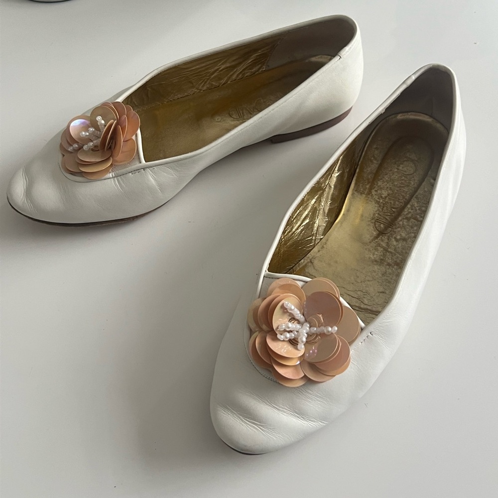 VINTAGE Joan & David White Leather Flats Champagne Sequin Pearl Floral Accent